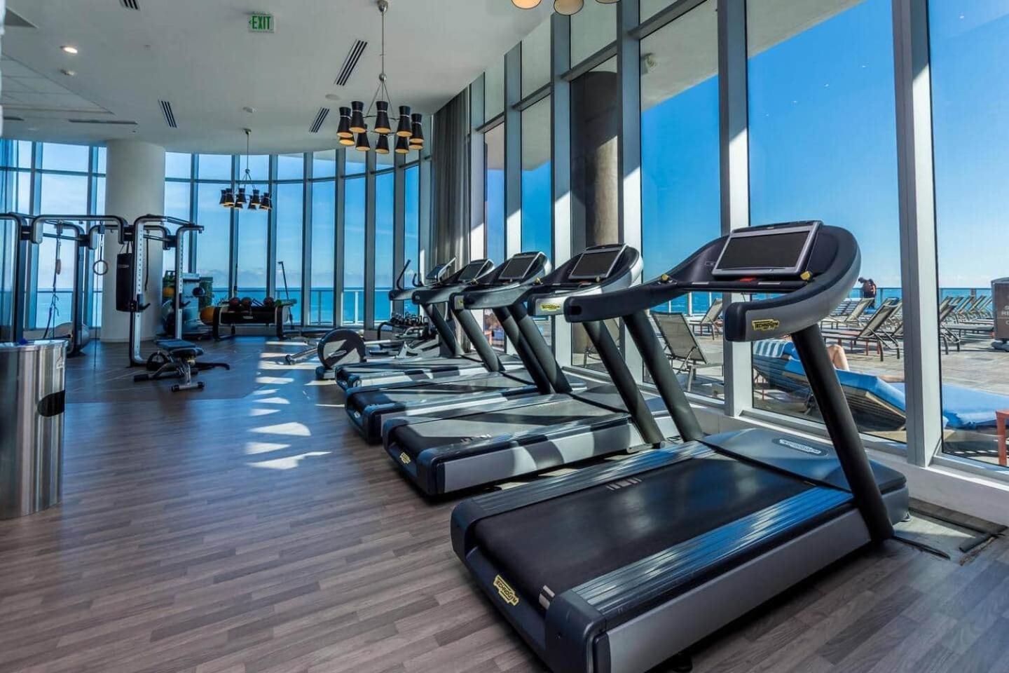 Beachfront Condo With Mesmerizing Views Hollywood Extérieur photo